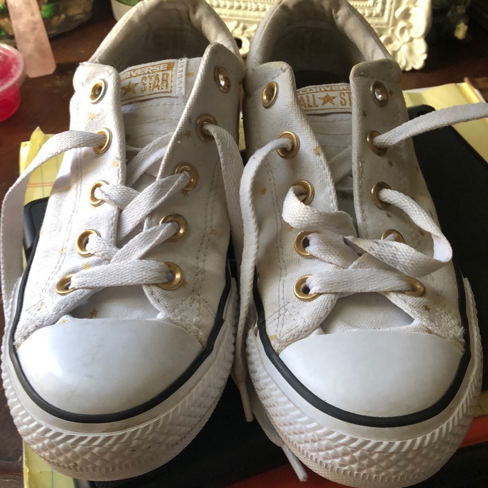 Girls shoes